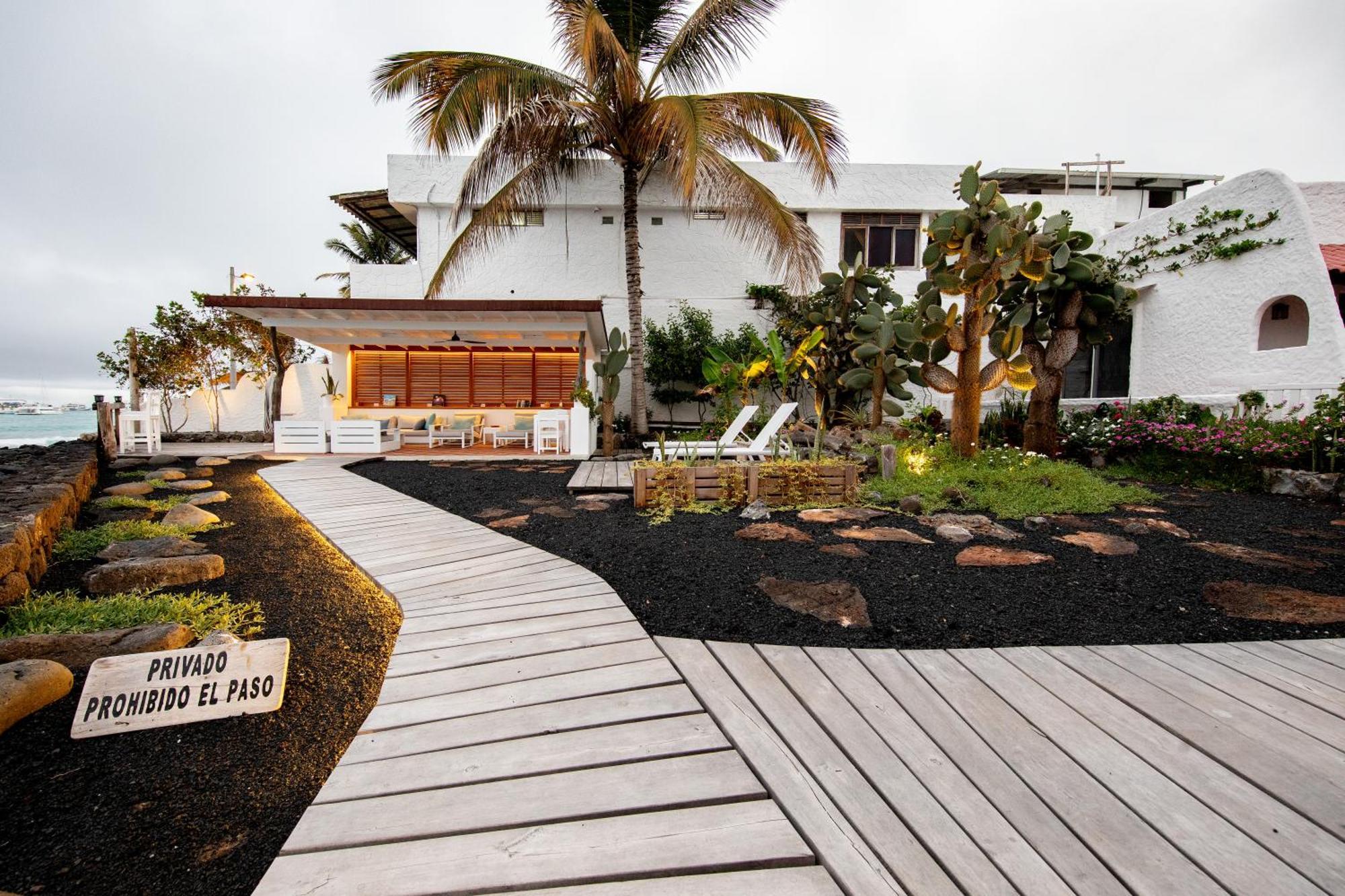 Hotel Cucuve Puerto Ayora  Exterior photo