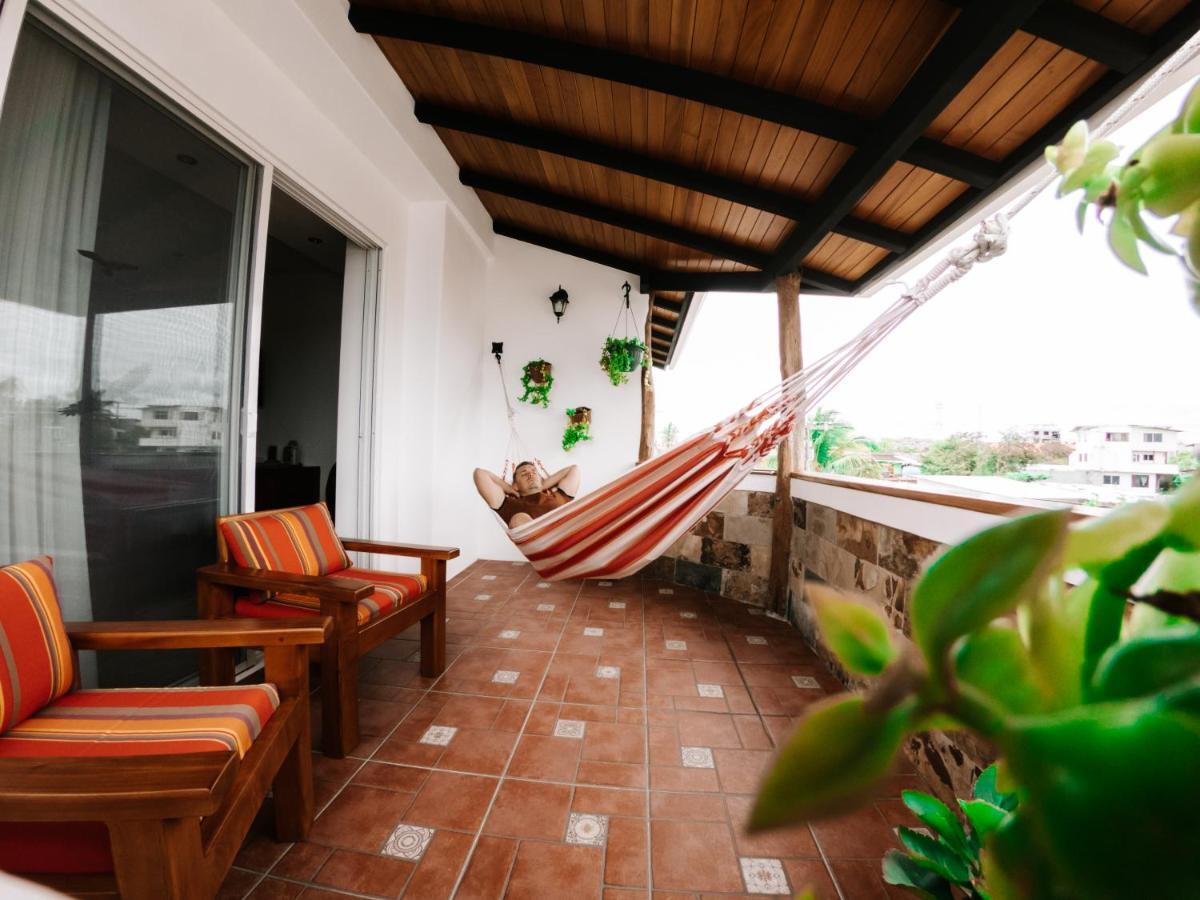 Hotel Cucuve Puerto Ayora  Exterior photo